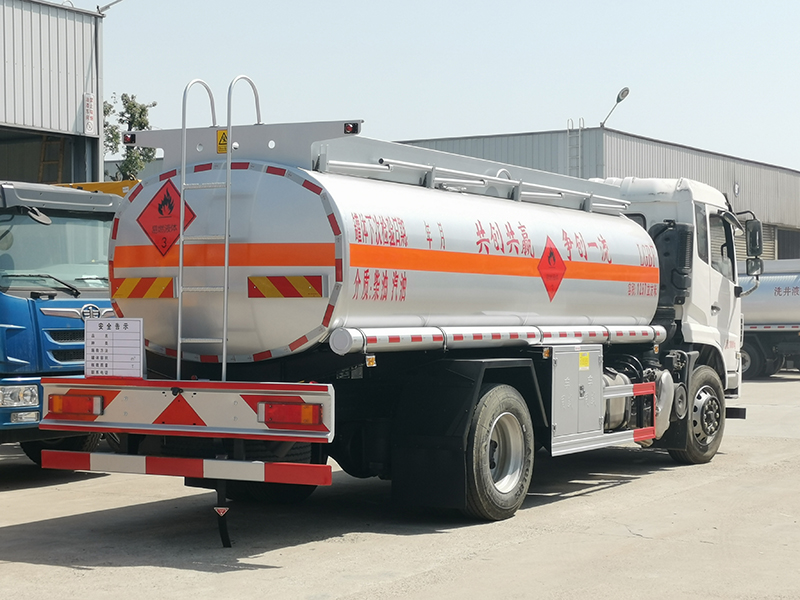 東風(fēng)錦程10噸運油車
