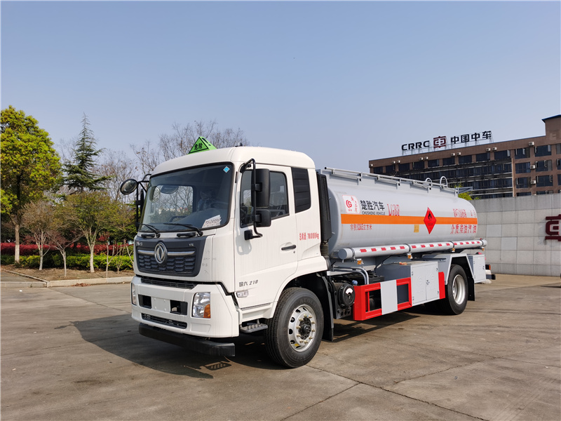 天錦單橋碳鋼柴汽油介質油罐車