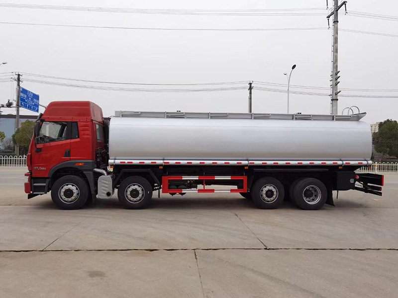 解放前四后六普通液體運輸車