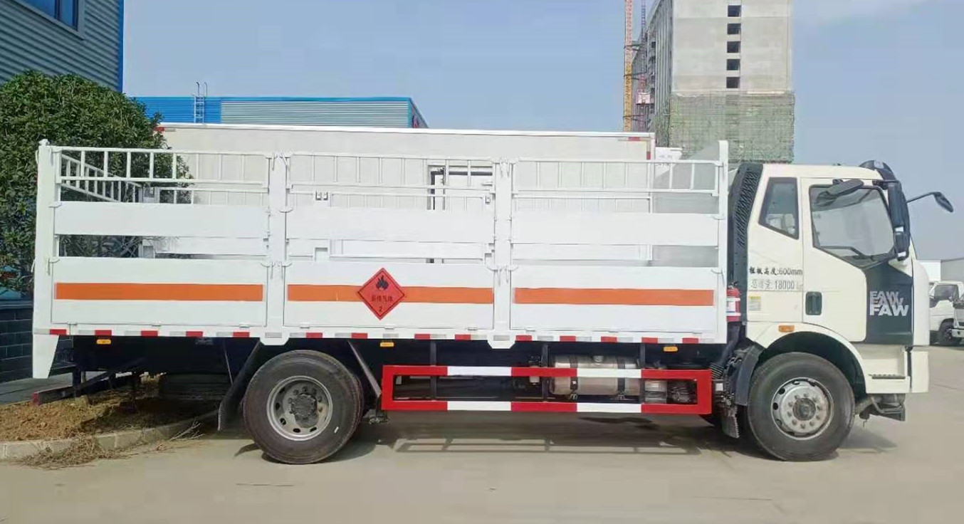 解放J6L氣瓶運(yùn)輸車(chē)